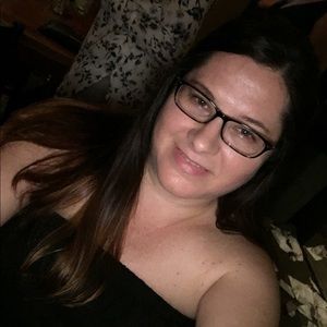 Meet your Posher, Raquel